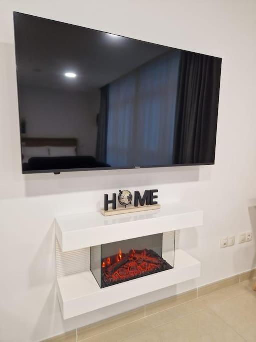 Miniloft Cee Con Wifi En El Centro Del Pueblo 아파트 외부 사진